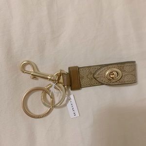 Coach NWT Trigger Snap Bag charm in signature canvas. Beautiful!